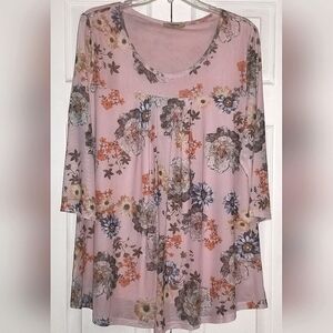 Timeson 3/4 Sleeve Pale Peach Floral Women's Top / Blouse - Size XL
